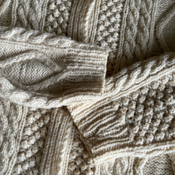 Handmade vintage fisherman’s cable knit sweater with vintage buttons - Picture 12 of 16